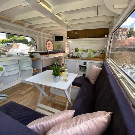 Hausboot Bernd Das Boot 1 Rollyboot 8 2 度假居